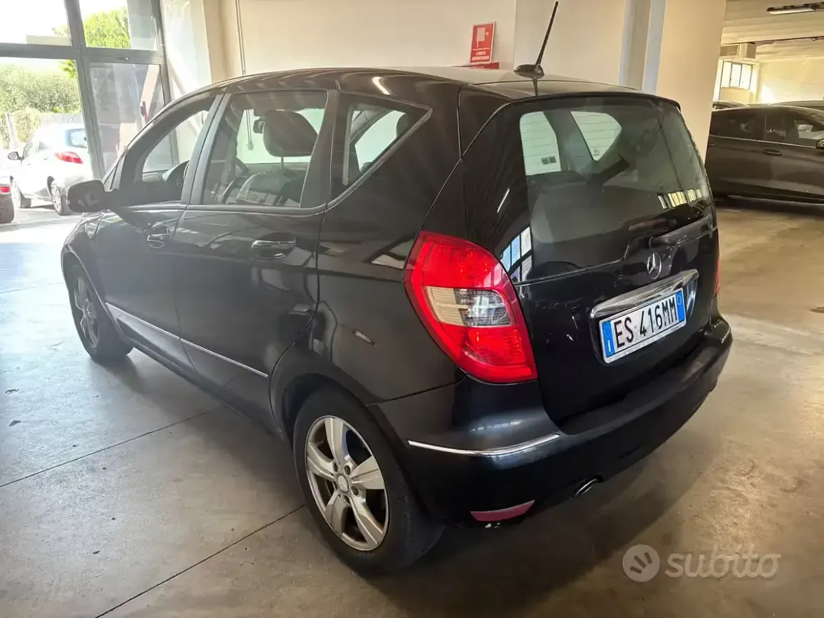 Usata Mercedes A160 95 CV (69 kW) 2012 Nero Utilitaria