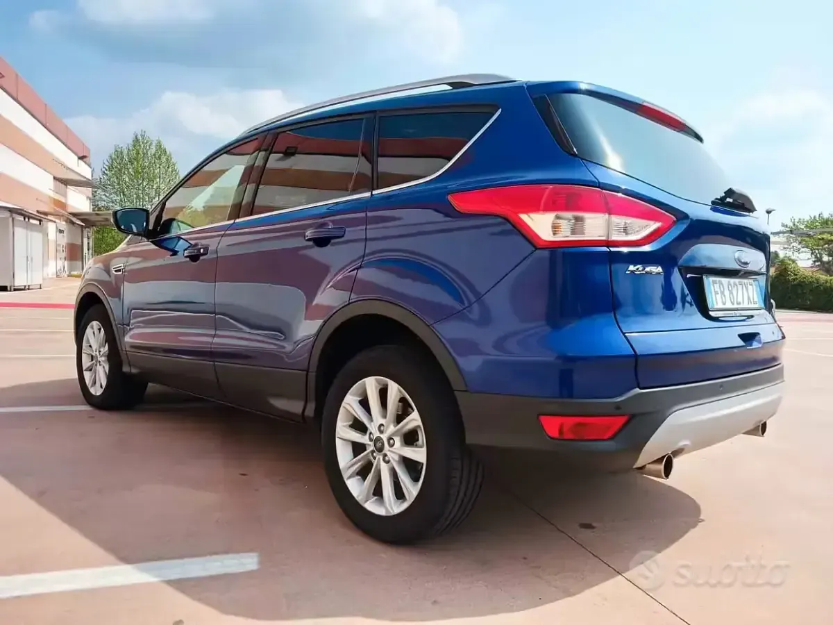 Usata Ford Kuga Titanium 150 CV (110 kW) 2016 Blu SUV
