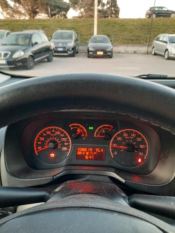 Usata Fiat Qubo Trekking 75 CV (55 kW) 2011 Rosso Monovolume