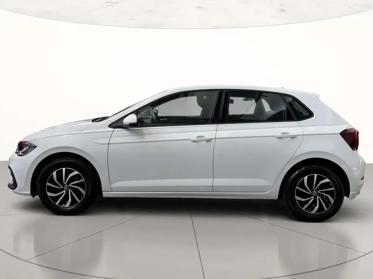 Usata VW Polo Life 95 CV (69 kW) 2023 Pure white Utilitaria