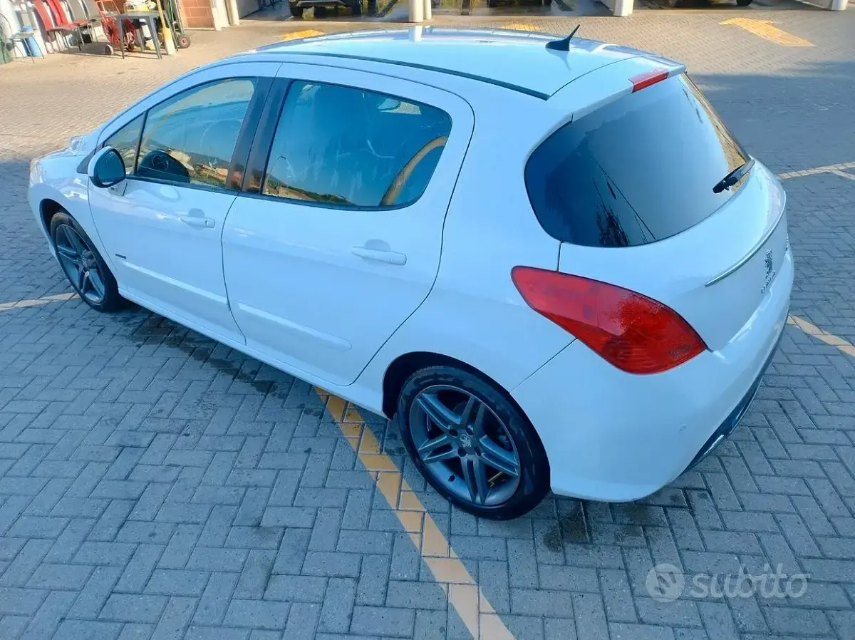 Usata Peugeot 308 Sportium 112 CV (82 kW) 2012 Bianco Berlina