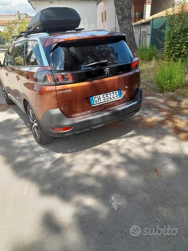 Usata Peugeot 5008 Allure 150 CV (110 kW) 2022 Marrone Monovolume