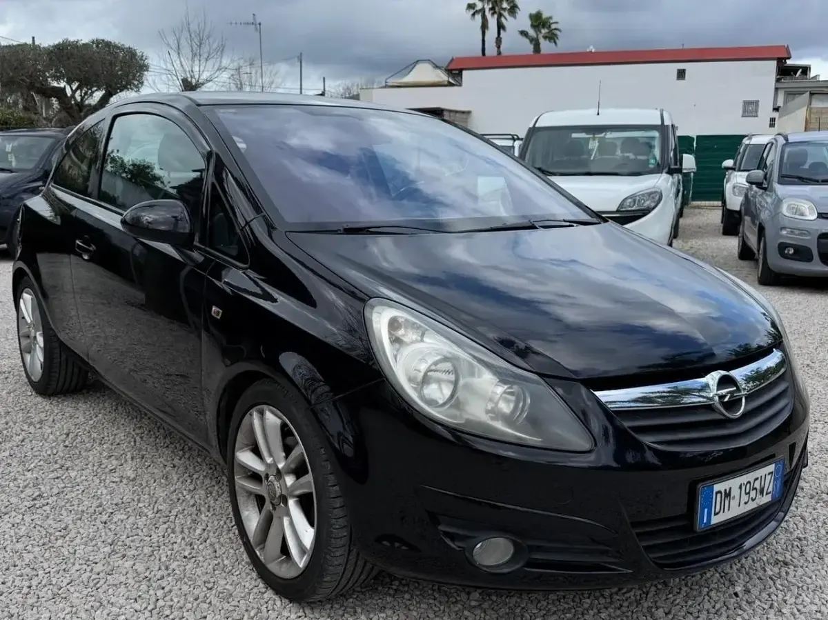 Usata Opel Corsa Sport 90 CV (66 kW) 2008 Nero Utilitaria