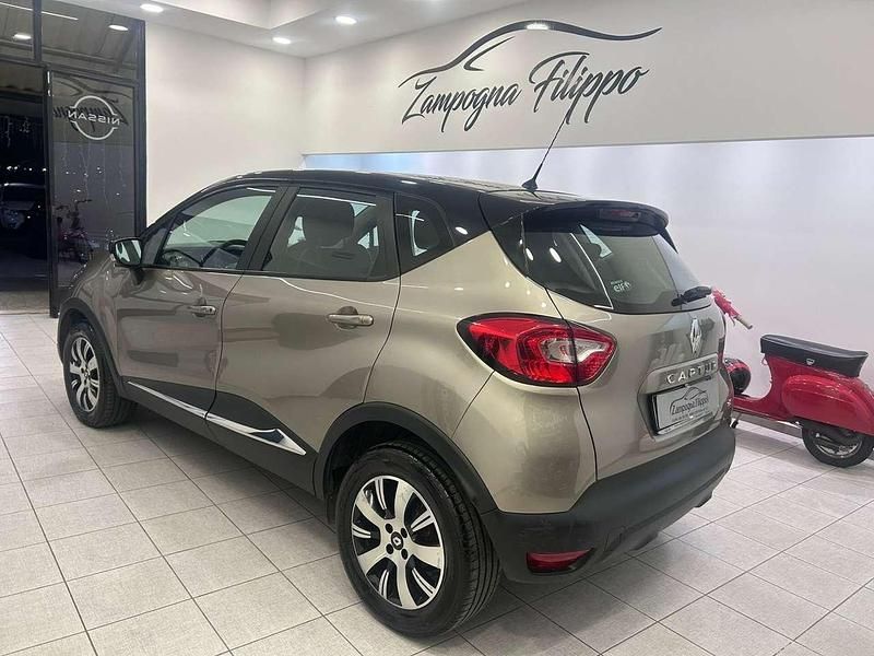 Usata Renault Captur Life 90 CV (66 kW) 2016 Marrone SUV