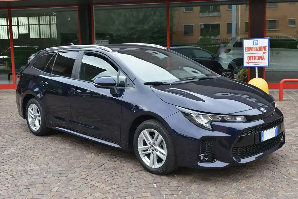 Usata Suzuki Swace Cool 98 CV (72 kW) 2024 Blu/azzurro Station wagon