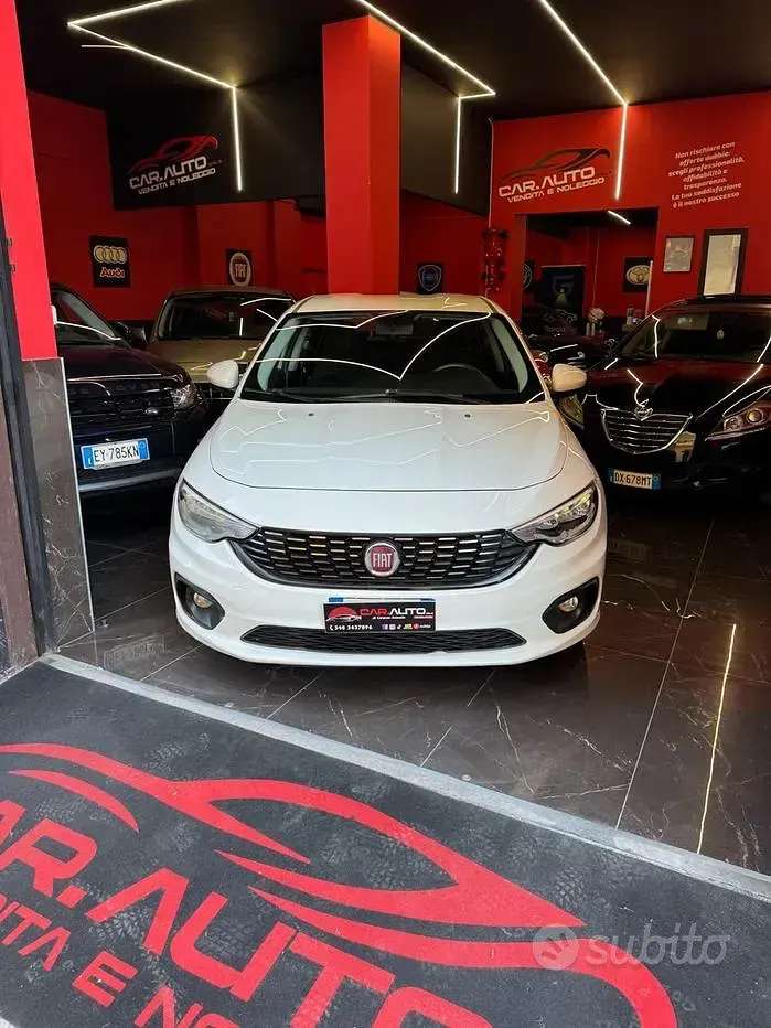 Usata Fiat Tipo Lounge 120 CV (88 kW) 2017 Bianco Berlina