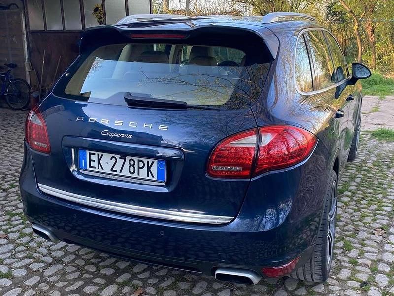 Usata Porsche Cayenne 250 CV (183 kW) 2011 Blu/azzurro SUV