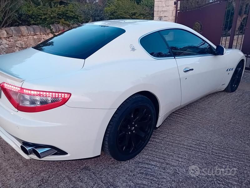 Usata Maserati Granturismo 405 CV (297 kW) 2008 Bianco Coupé