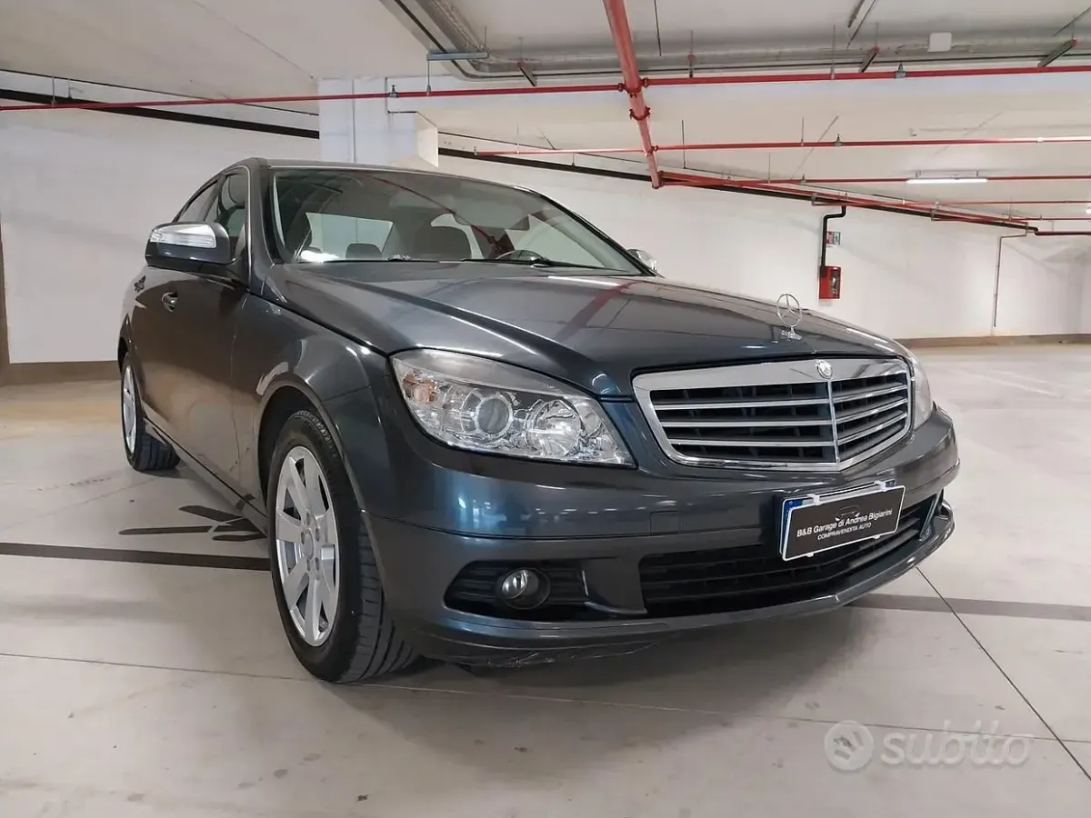 Usata Mercedes C220 Avantgarde 170 CV (125 kW) 2008 Bluazzurro Berlina