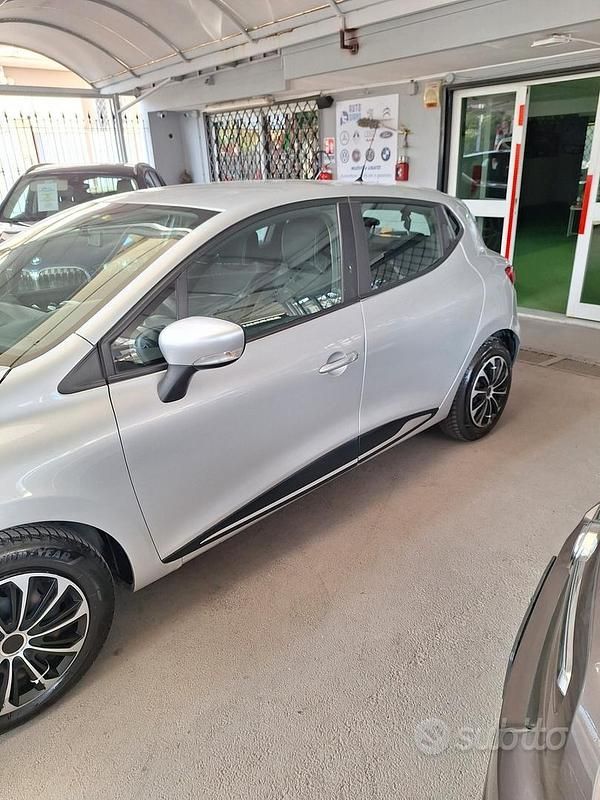 Usata Renault Clio IV Business 75 CV (55 kW) 2019 Grigio Berlina