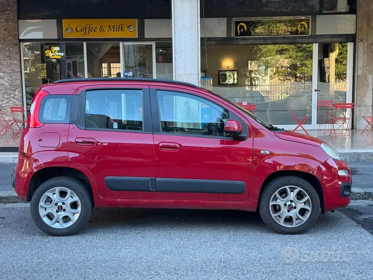Usata Fiat Panda 85 CV (62 kW) 2015 Rosso Utilitaria