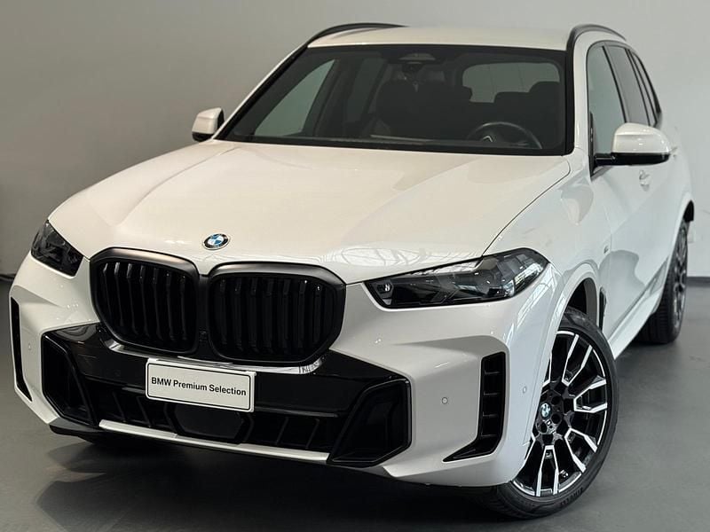 Bianco Usata 2023 BMW X5 Comfort Edition SUV | 69.900 € (Cara) - Immagine 1/4