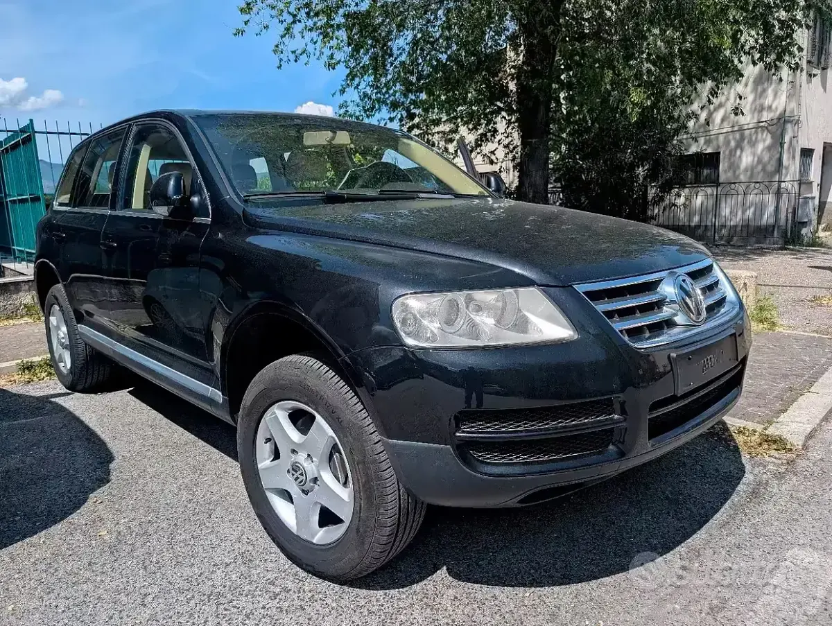 Usata VW Touareg 224 CV (164 kW) 2006 Nero SUV