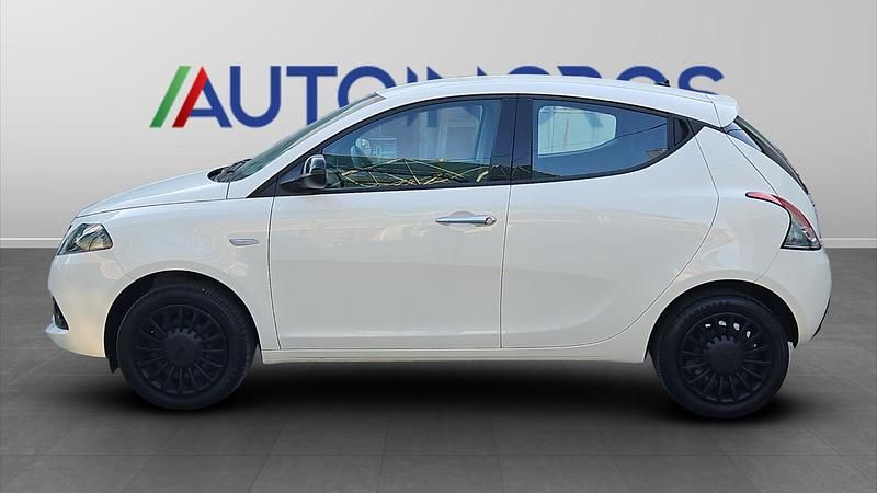 Usata Lancia Ypsilon Silver 69 CV (50 kW) 2022 Bianco Utilitaria