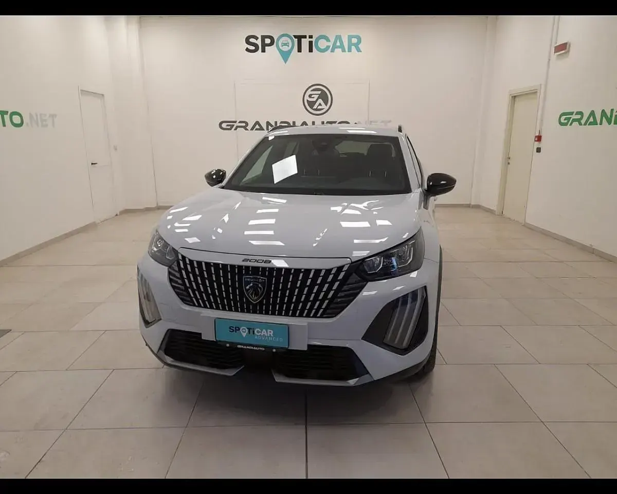 Usata Peugeot 2008 Allure 131 CV (96 kW) 2024 SUV