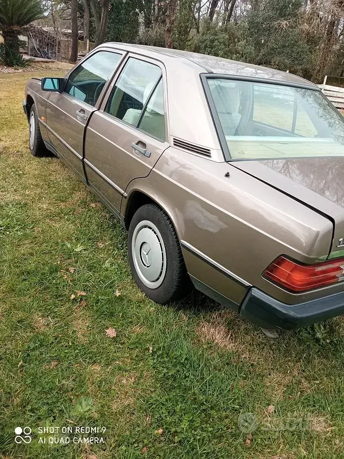 Usata Mercedes 190 105 CV (77 kW) 1987 Marrone Berlina