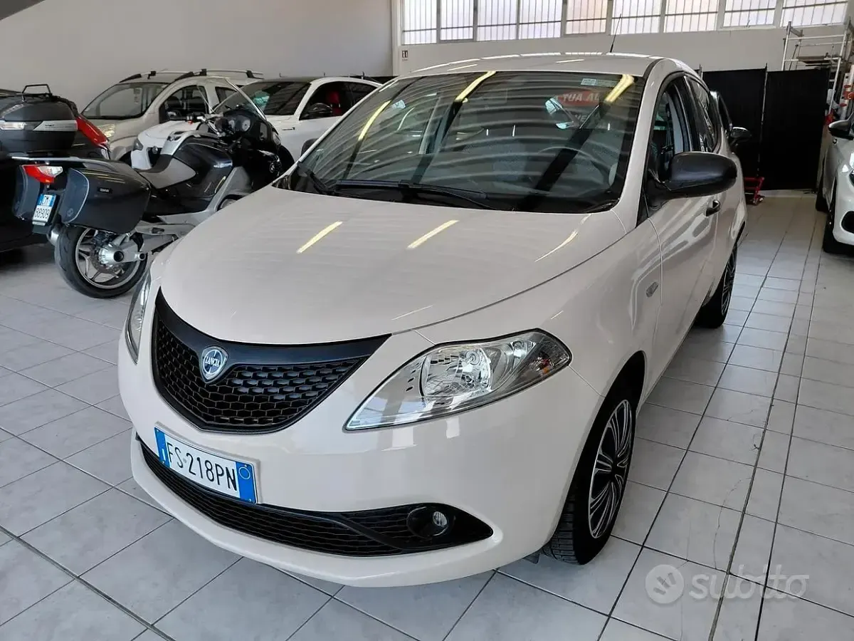 Usata Lancia Ypsilon S 69 CV (50 kW) 2018 Bianco Utilitaria