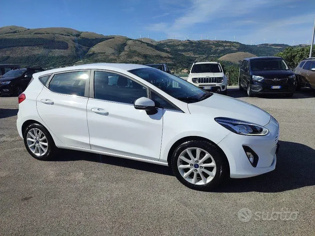 Usata Ford Fiesta Titanium 84 CV (61 kW) 2018 Bianco Utilitaria