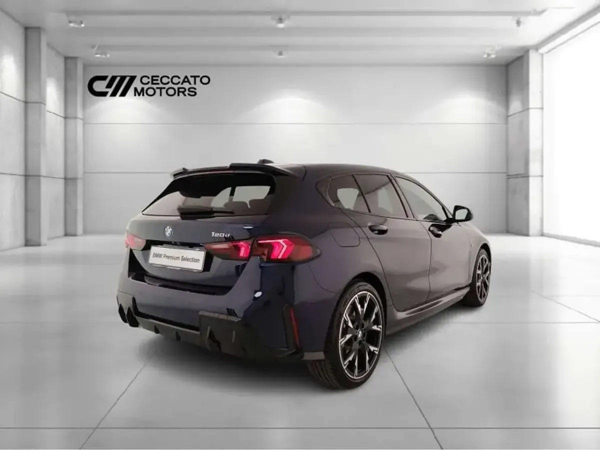 Usata BMW 120 M Sport 163 CV (119 kW) 2025 Blu Utilitaria