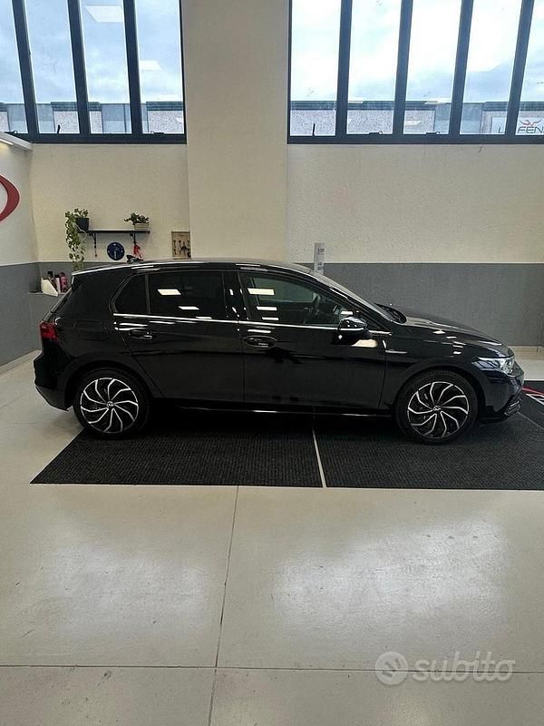 Usata VW Golf VIII Style 150 CV (110 kW) 2021 Nero Berlina