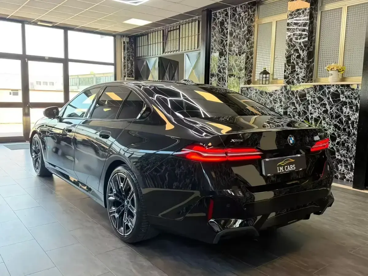 Usata BMW 520 M Sport 197 CV (144 kW) 2024 Nero Berlina