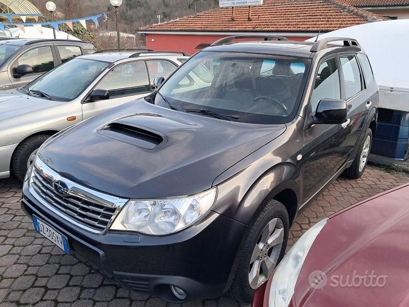 Usata Subaru Forester 141 CV (103 kW) 2011 Grigio SUV