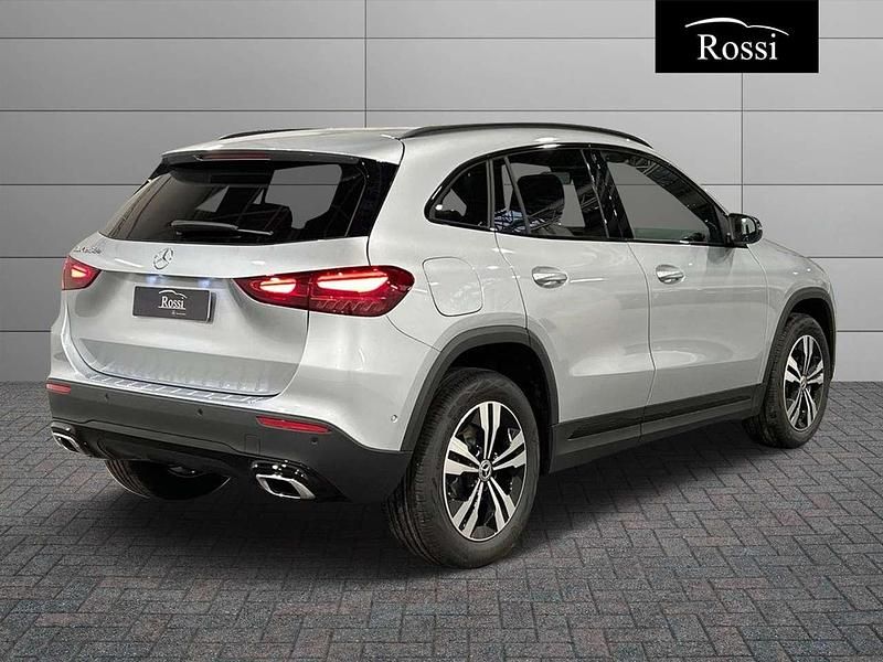 Nuova Mercedes GLA250 163 CV (119 kW) 2026 Argento hightech SUV