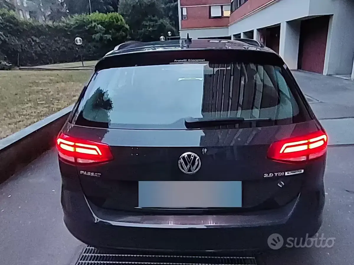 Usata VW Passat 150 CV (110 kW) 2015 Nero Station wagon