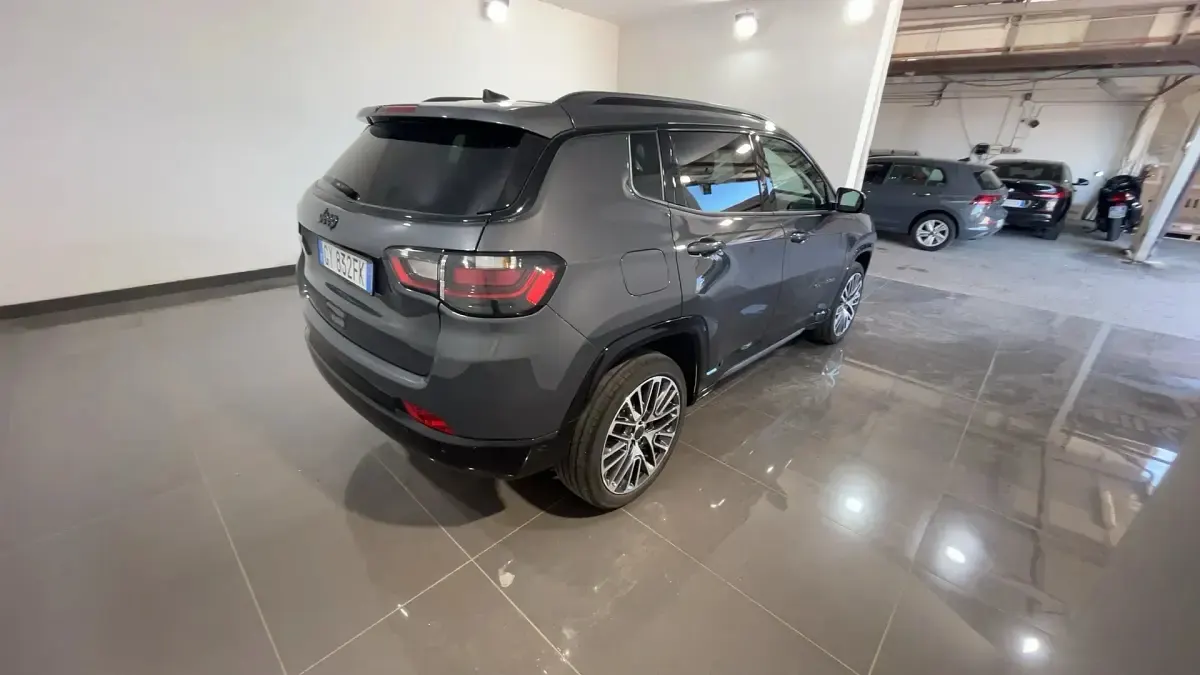 Usata Jeep Compass Summit 130 CV (95 kW) 2025 679graphite grey SUV