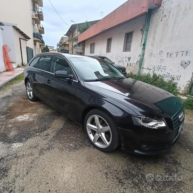 Usata Audi A4 143 CV (105 kW) 2011 Blu Station wagon