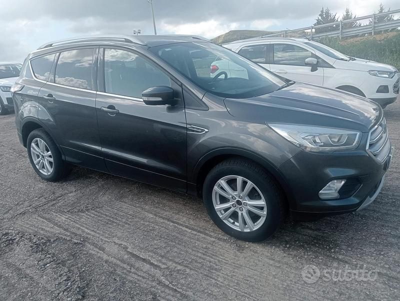 Usata Ford Kuga S 120 CV (88 kW) 2018 Grigio SUV