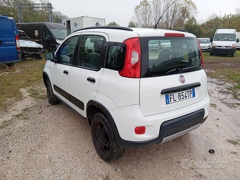 Usata Fiat Panda 4x4 S 85 CV (62 kW) 2017 Bianco Utilitaria