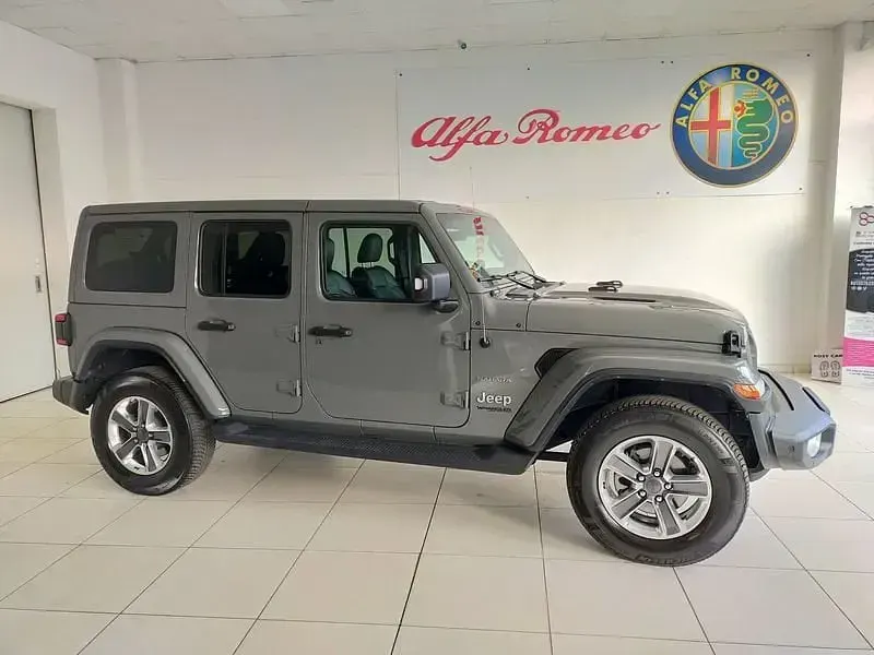 Usata Jeep Wrangler Sahara 272 CV (200 kW) 2021 Grigio scuro SUV