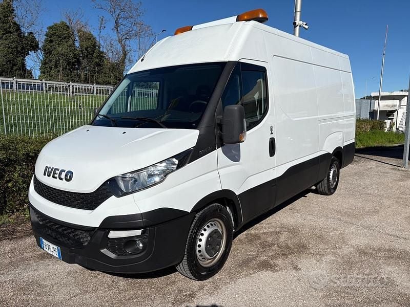 Usata Iveco Daily 145 CV (106 kW) 2016 Bianco Berlina