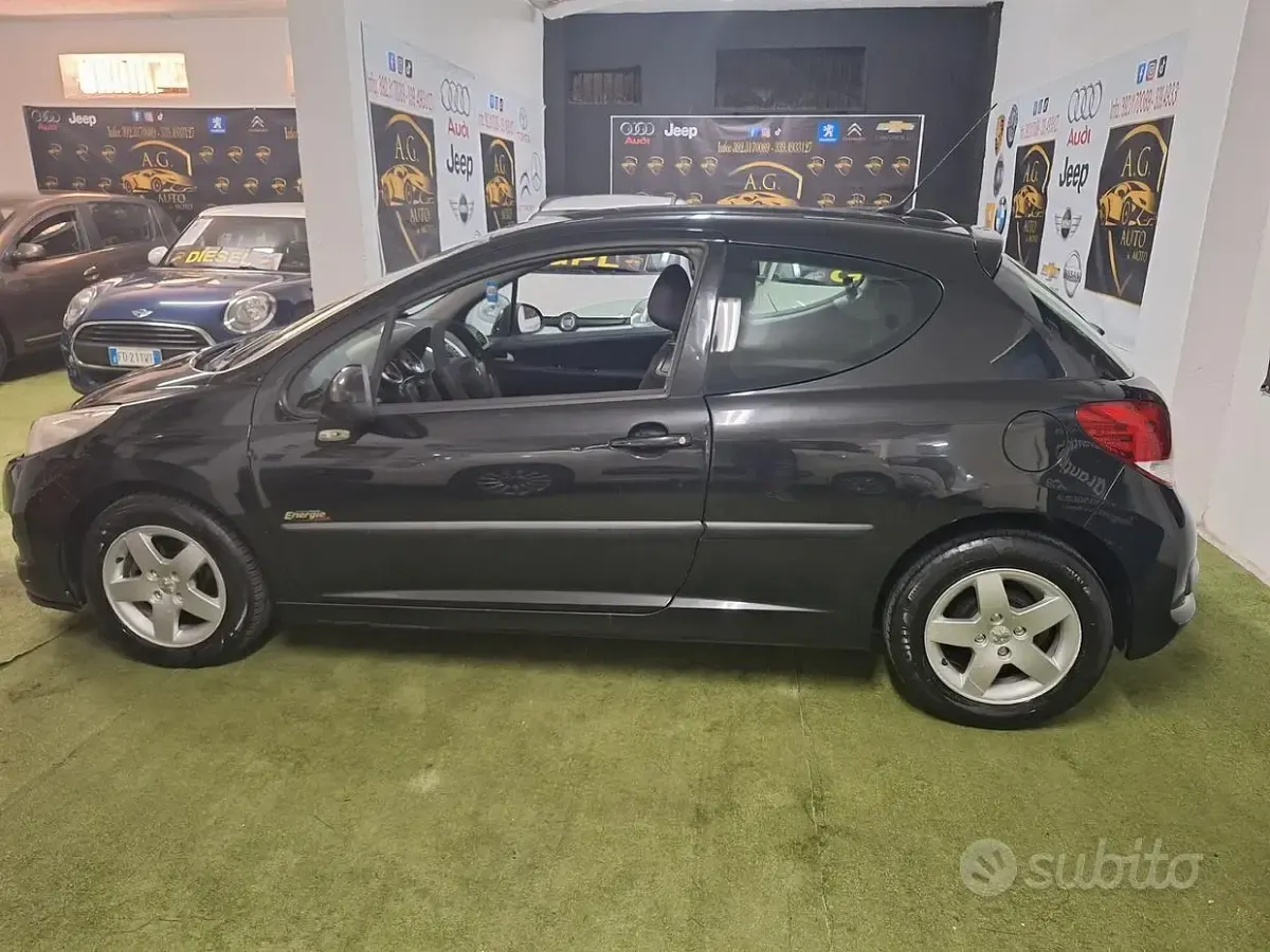 Usata Peugeot 207 68 CV (50 kW) 2009 Nero Berlina