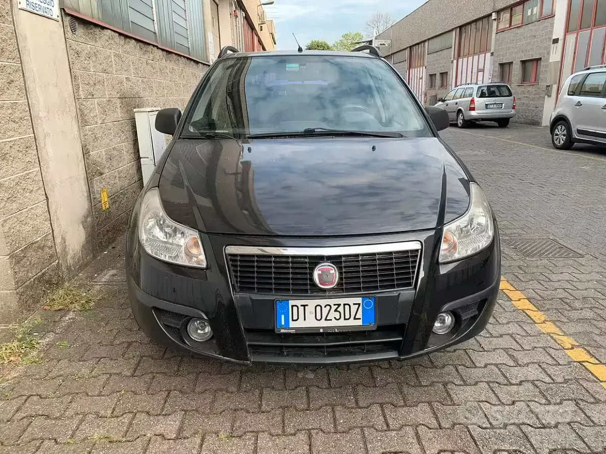 Usata Fiat Sedici 107 CV (78 kW) 2008 Nero SUV