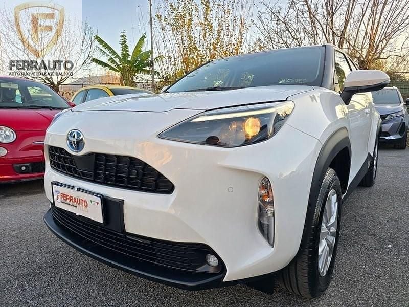 Usata Toyota Yaris Cross Active 116 CV (85 kW) 2024 Bianco SUV