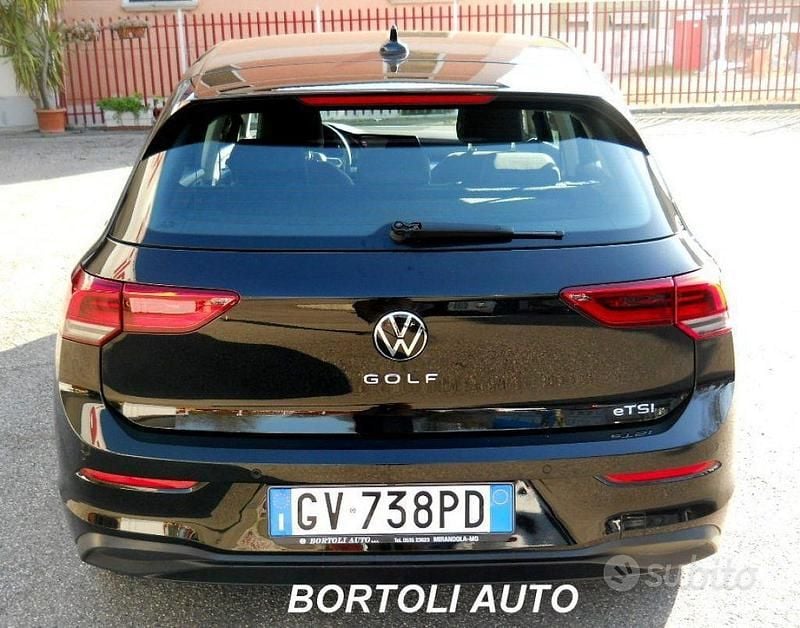 Usata VW Golf VIII Life 110 CV (80 kW) 2024 Nero Berlina