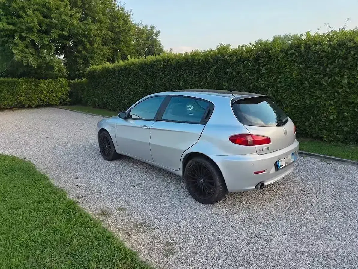 Usata Alfa Romeo 147 150 CV (110 kW) 2007 Utilitaria