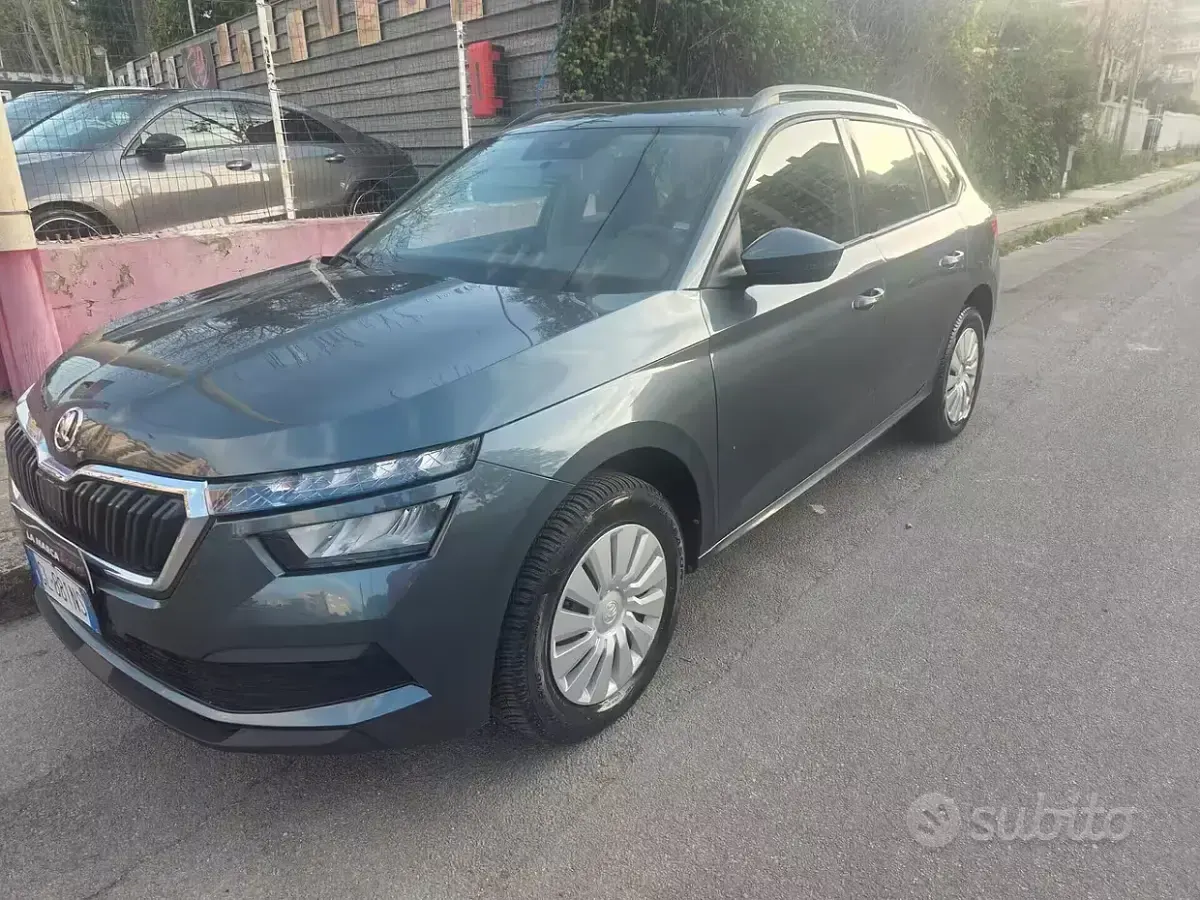 Usata Skoda Kamiq Active 95 CV (69 kW) 2022 Grigio SUV