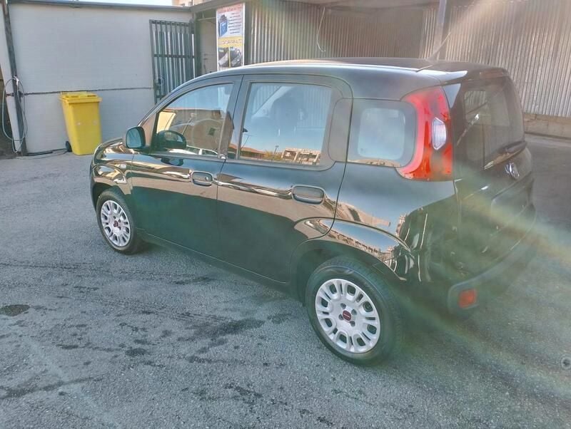 Usata Fiat Panda Lounge 69 CV (50 kW) 2020 Nero Utilitaria