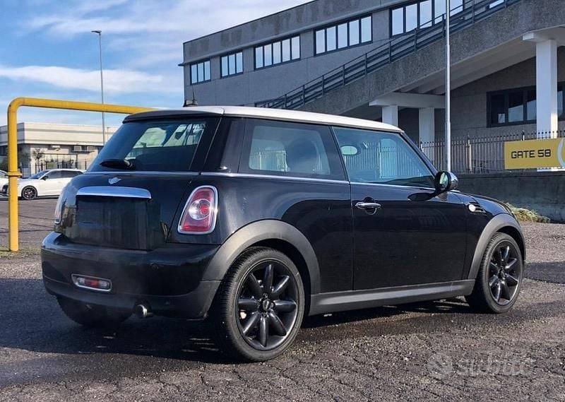 Usata Mini ONE 75 CV (55 kW) 2011 Nero Utilitaria
