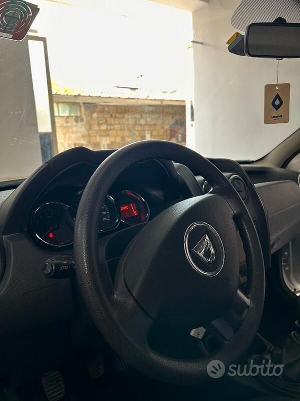 Usata Dacia Duster 109 CV (80 kW) 2016 Grigio SUV