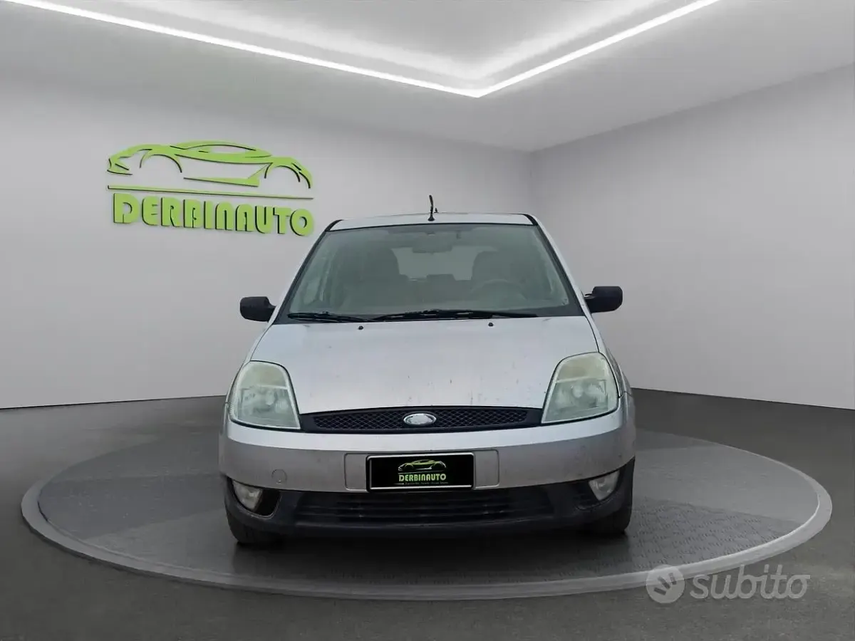 Usata Ford Fiesta Ghia 68 CV (50 kW) 2004 Utilitaria