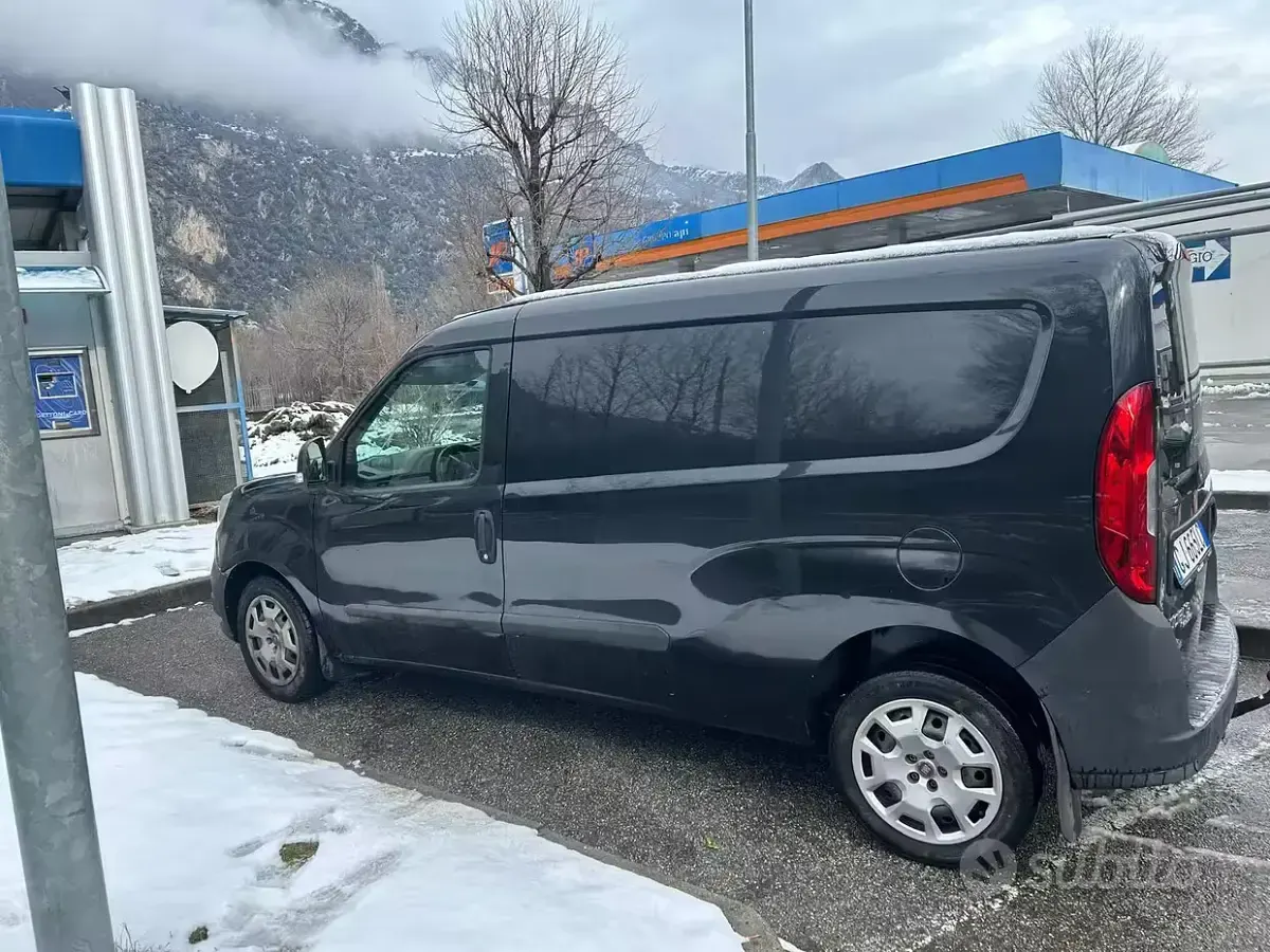 Usata Fiat Doblò 95 CV (69 kW) 2016 Nero Monovolume