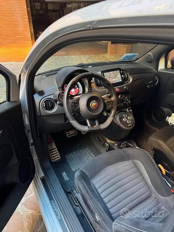 Usata Abarth 695 180 CV (132 kW) 2023 Bianco Utilitaria