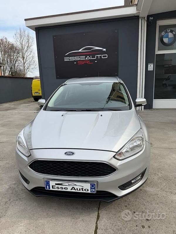 Usata Ford Focus S 120 CV (88 kW) 2018 Grigio Station wagon