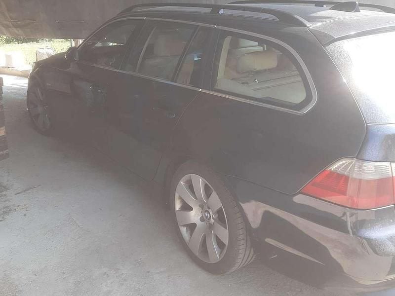 Usata BMW 530 218 CV (160 kW) 2005 Blu/azzurro Station wagon