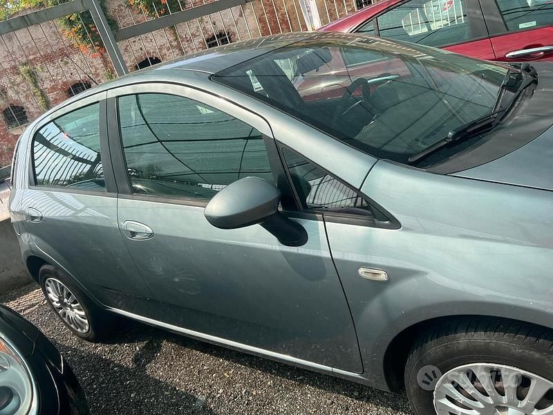 Occasion Fiat Punto 77 ch (56 kW) 2011 Gris Berline