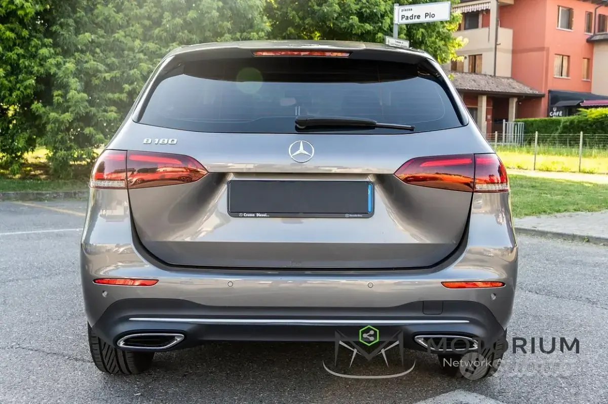 Usata Mercedes B180 136 CV (100 kW) 2022 Grigio Utilitaria